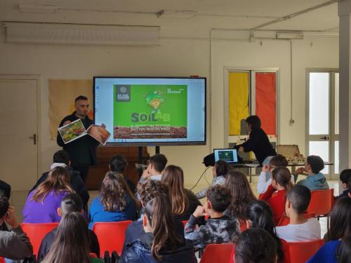 Laboratorio La fertilità del suolo 2022 - con i ragazzi della scuola secondaria di I grado 