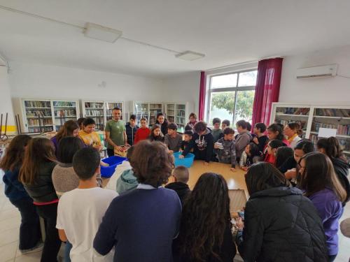 Laboratorio di bombe di semi 2022 - con i ragazzi della scuola secondaria di I grado 